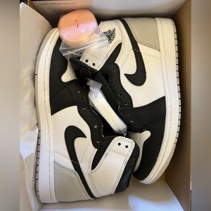 Air Jordan 1 High OG White Black Bleached Coral Stage Haze 555088-108 Size 7 8